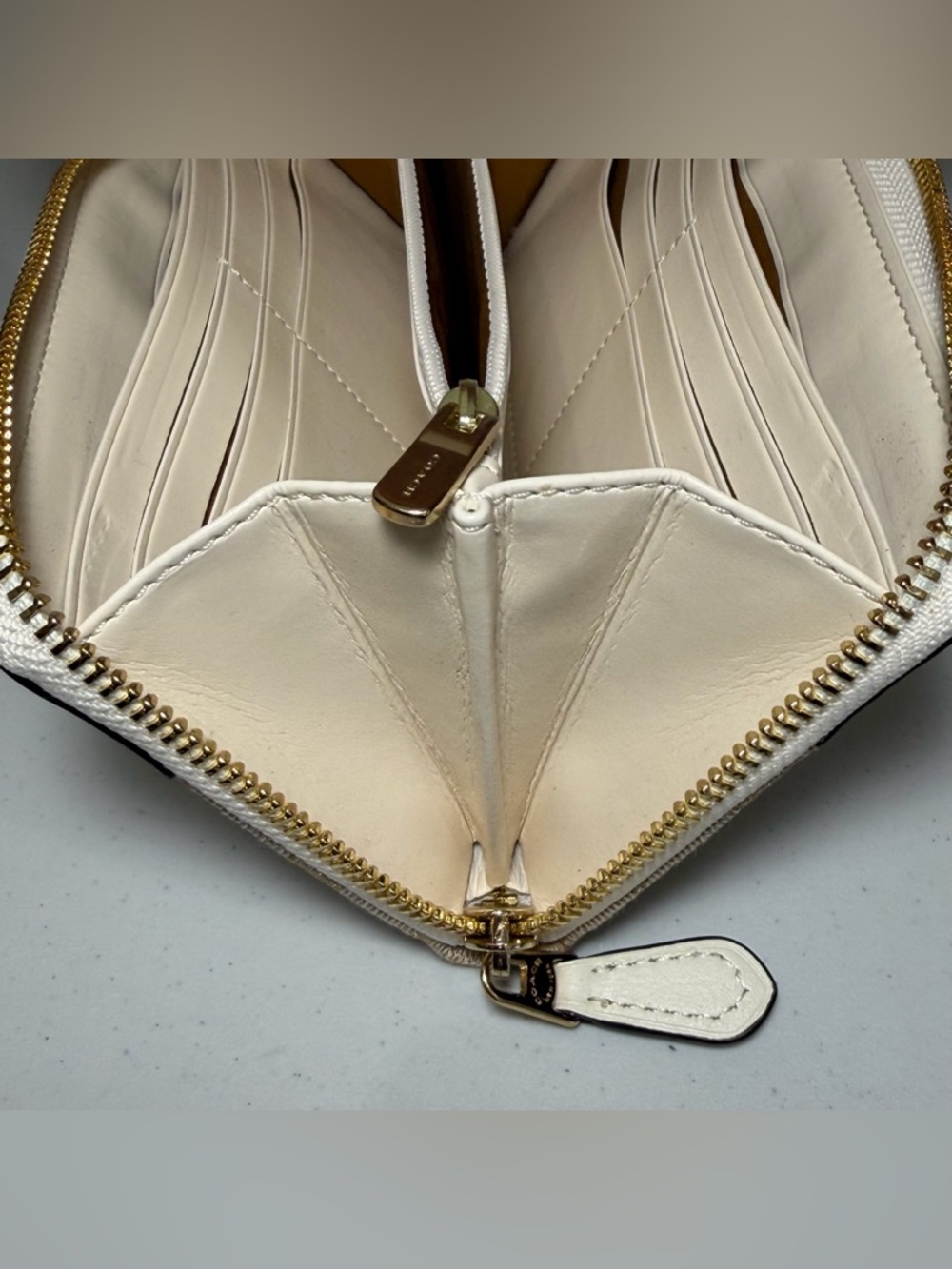 Coach Accordion Zip Wallet In Signature Jacquard With Stripe NWT - Picture 7 of 8